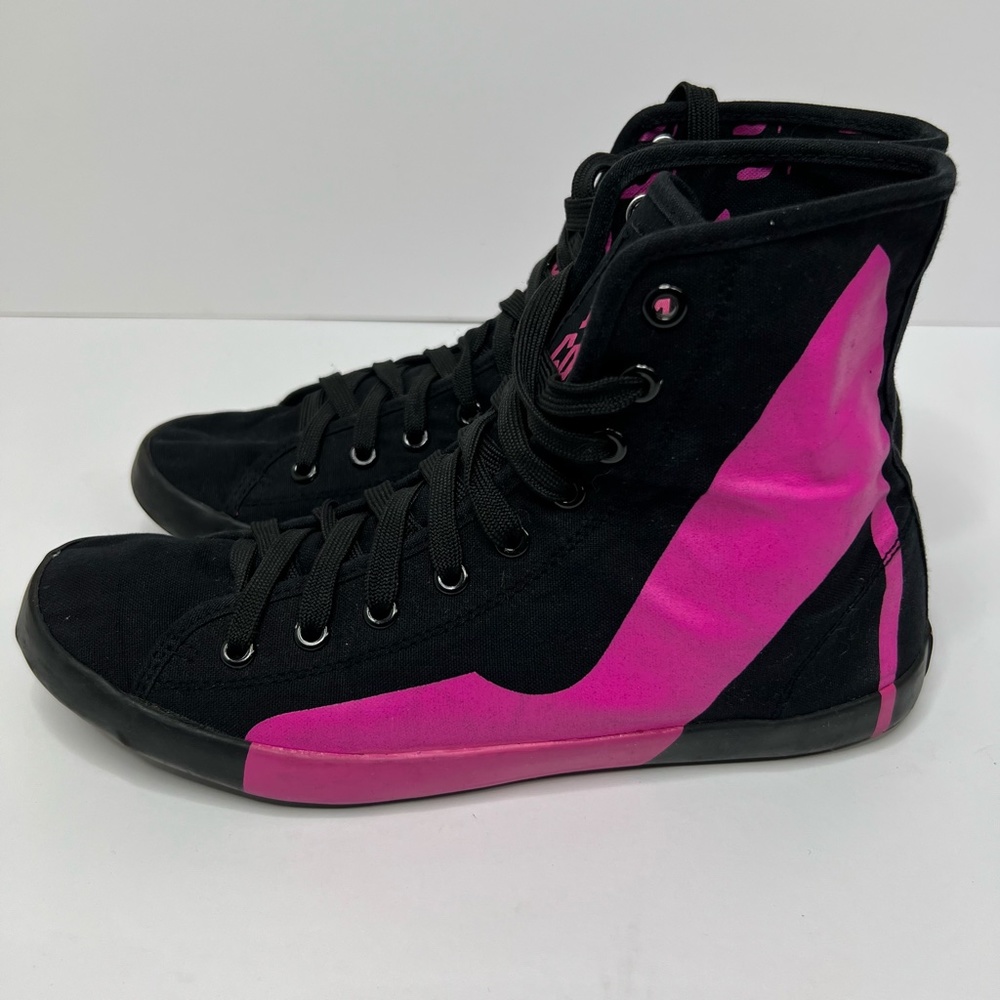 BE&D by Maison Dumain Big City Black Stiletto Heels Sneakers 8.5